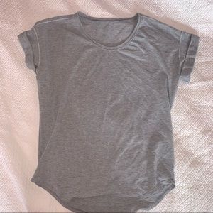 [SOLD] lululemon weekend tee